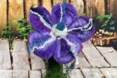 Nicht verblühende Blume, gefilzt